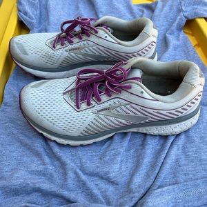 Brooks Ghost 12 Tennis Shoes